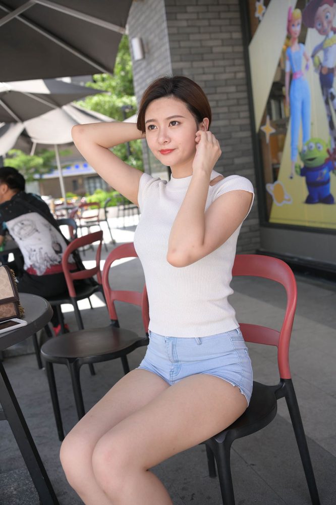 短发牛仔的漂亮女生【2.4G】套图库-美女套图库-街拍套图套图库