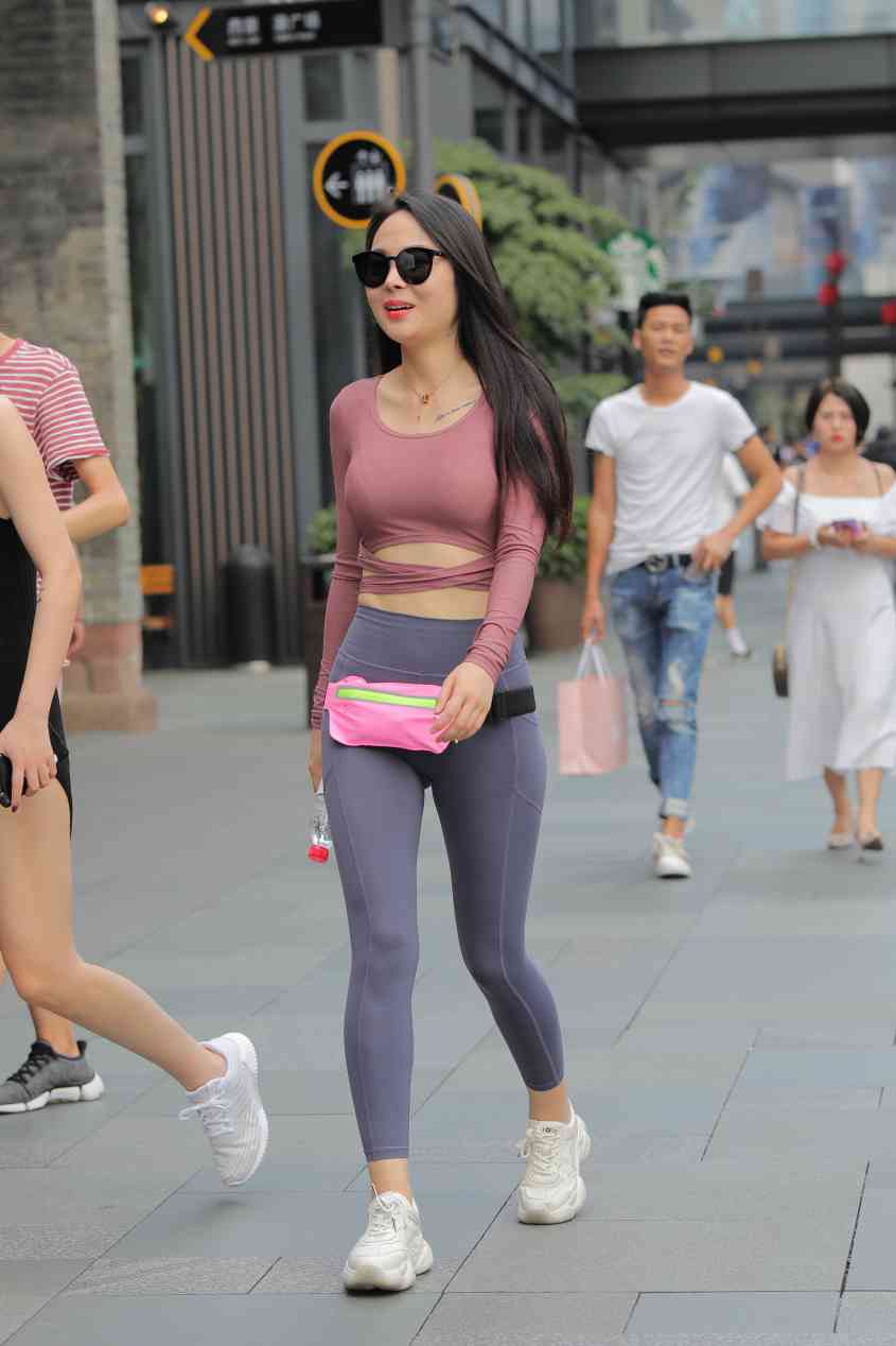 图片[1]套图库-美女套图库-街拍套图【免费】戴墨镜的时尚女孩【57P】04024套图库-美女套图库-街拍套图套图库