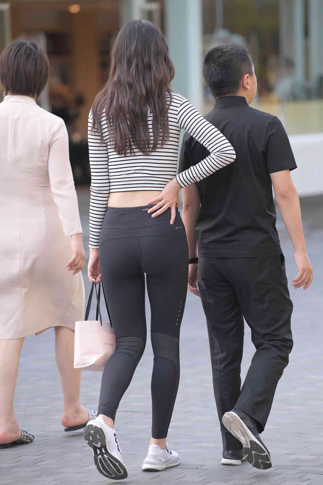 图片[3]套图库-美女套图库-街拍套图【免费】逛街的瑜伽裤女人【23P】04033套图库-美女套图库-街拍套图套图库