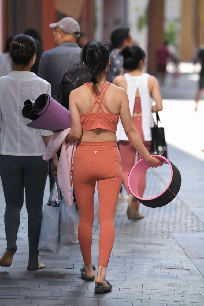 练瑜伽的姑娘【176P】04028套图库-美女套图库-街拍套图套图库