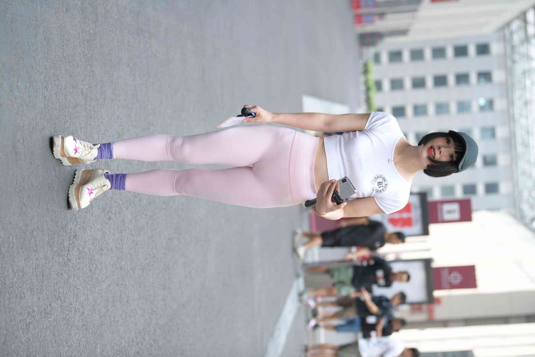 图片[2]套图库-美女套图库-街拍套图短发鸭舌帽时尚女生【102P】04022套图库-美女套图库-街拍套图套图库