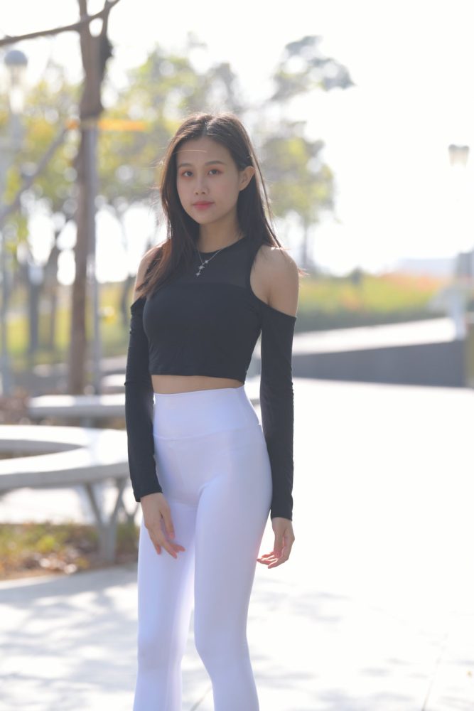 穿紧身白裤的端庄女孩 J1436 674P1V-22.2GB套图库-美女套图库-街拍套图套图库