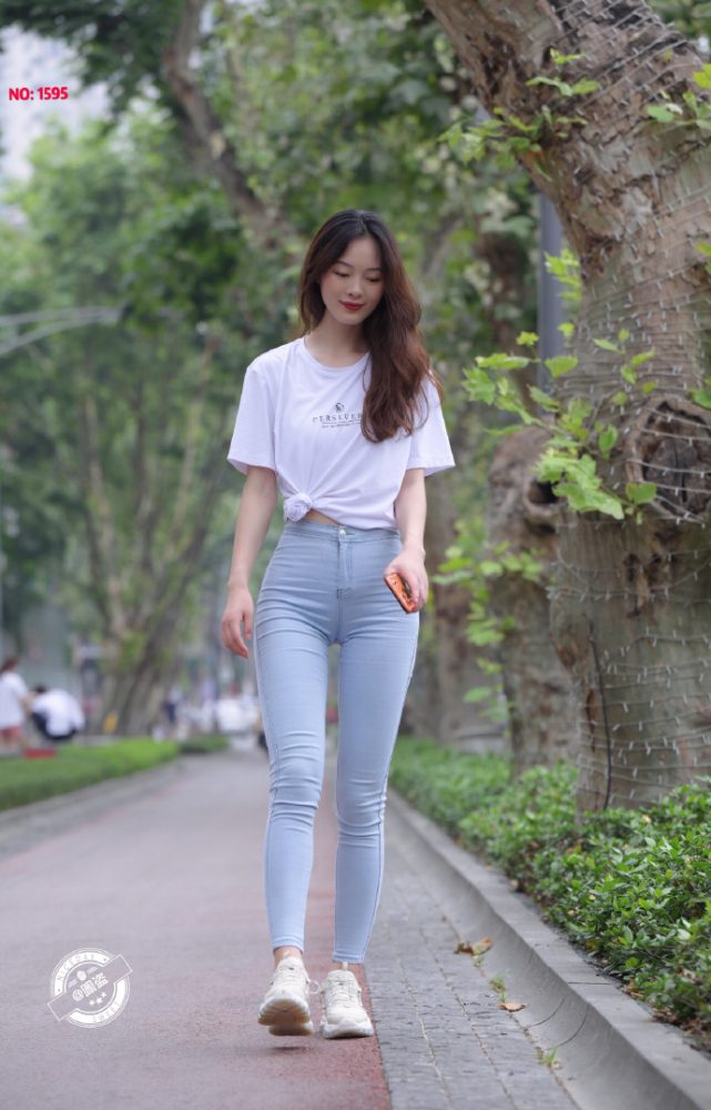 图片[1]套图库-美女套图库-街拍套图个子非常高的紧身牛仔裤女孩J2065 879P1V-25.5GB套图库-美女套图库-街拍套图套图库