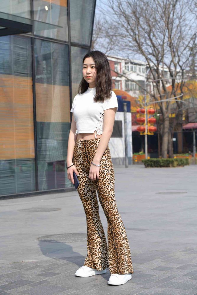 豹纹紧身裤小姑娘【339P】04026套图库-美女套图库-街拍套图套图库