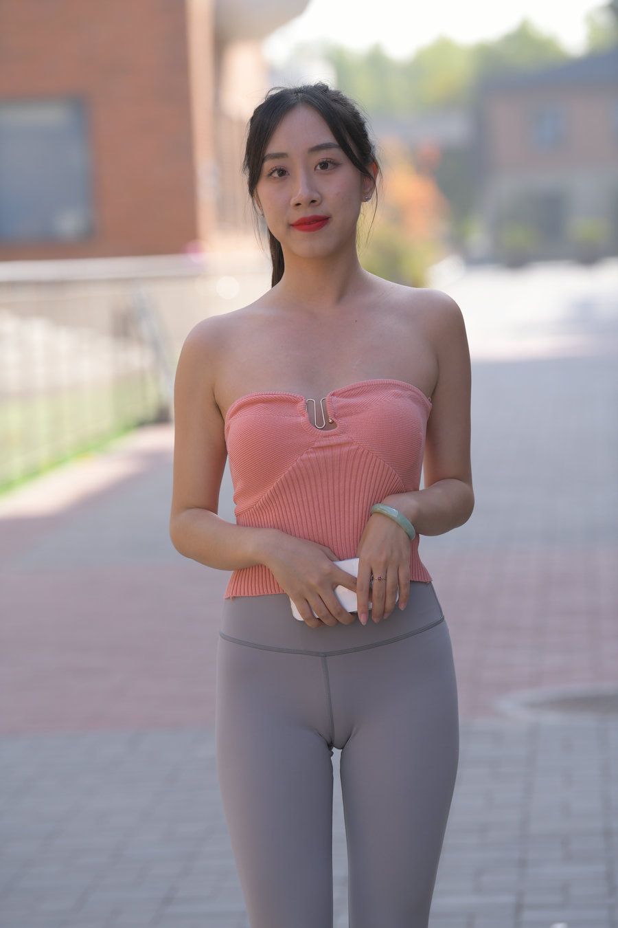 图片[1]套图库-美女套图库-街拍套图灰色瑜伽裤女孩J4905 522P1V-25.8GB套图库-美女套图库-街拍套图套图库