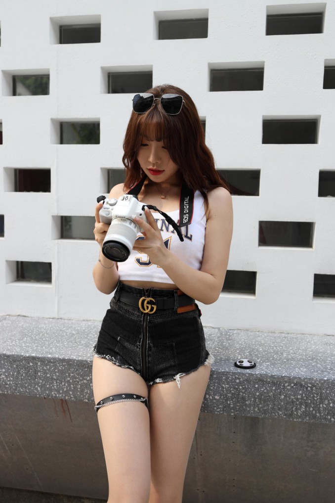 图片[4]套图库-美女套图库-街拍套图在户外玩单反相机的牛仔热裤女孩【450MB】00032套图库-美女套图库-街拍套图套图库