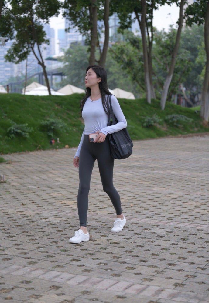 图片[2]套图库-美女套图库-街拍套图荡秋千的瑜伽裤女孩J2135 588P1V-20.8GB套图库-美女套图库-街拍套图套图库