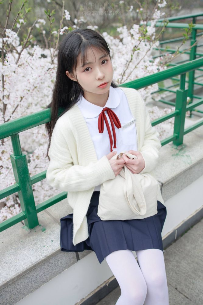 甜美可人的白丝姑娘【127P】20011套图库-美女套图库-街拍套图套图库