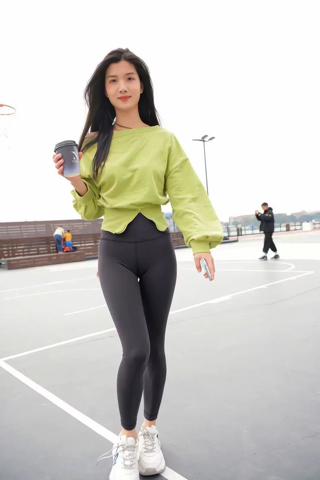 图片[1]套图库-美女套图库-街拍套图绿色瑜伽裤女孩很开心 J1519 1094P1V-27.6GB套图库-美女套图库-街拍套图套图库