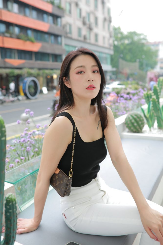 图片[1]套图库-美女套图库-街拍套图非常漂亮的白色紧身裤女孩J2055 895P2V-24.5GB套图库-美女套图库-街拍套图套图库