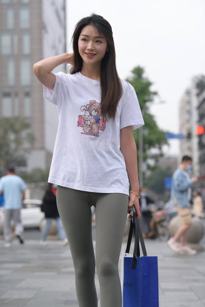 一身休闲装的瑜伽裤女孩J2961 709P1V-24.1GB套图库-美女套图库-街拍套图套图库