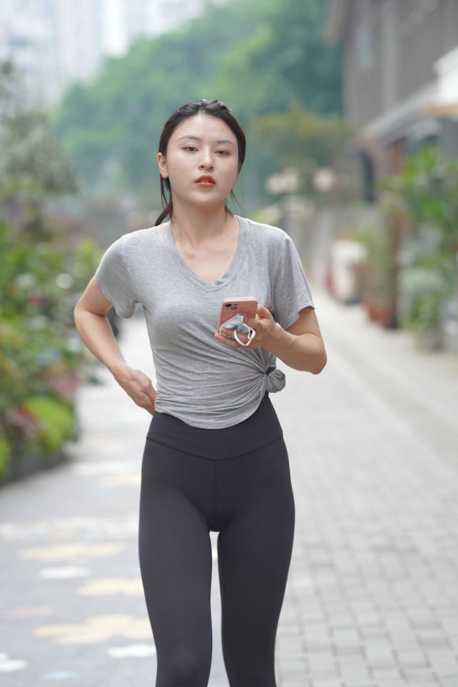 户外运动的瑜伽裤女孩J3008 845P2V-22.9GB套图库-美女套图库-街拍套图套图库