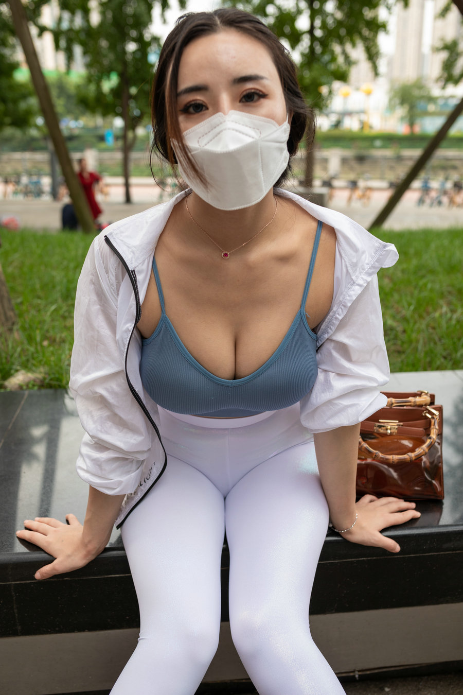 图片[1]套图库-美女套图库-街拍套图白色瑜伽裤女孩很漂亮 J1518 856P4V-30.0GB套图库-美女套图库-街拍套图套图库