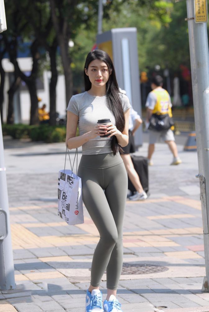 在外面逛街的瑜伽裤女孩J2240 449P1V-16.7GB套图库-美女套图库-街拍套图套图库