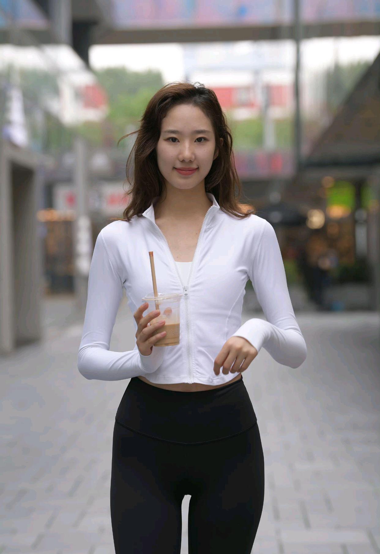 图片[2]套图库-美女套图库-街拍套图像刘亦菲的黑色瑜伽裤女孩J2237 340P1V-14.8GB套图库-美女套图库-街拍套图套图库