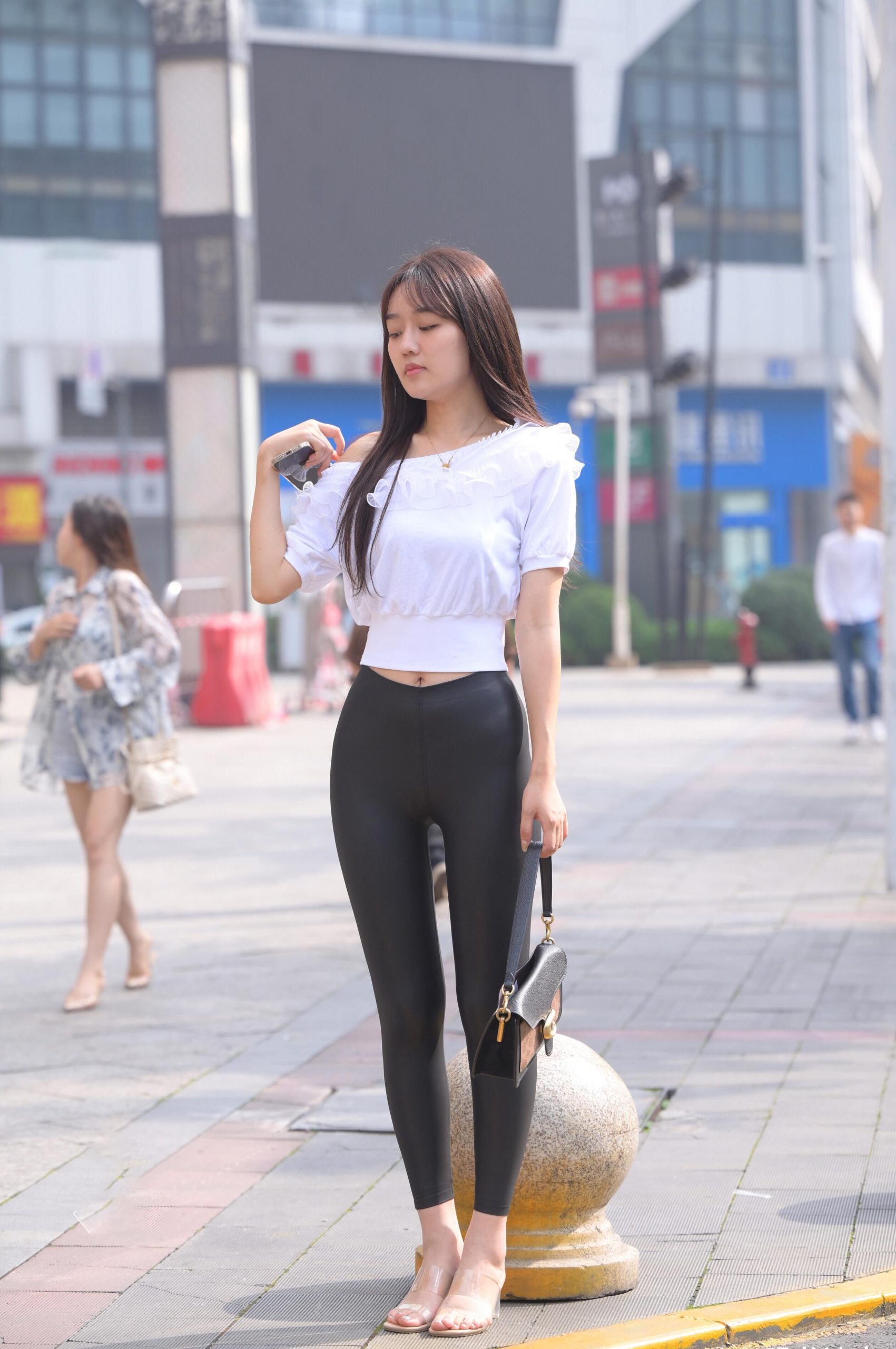 图片[4]套图库-美女套图库-街拍套图笑容非常甜美且治愈的皮裤女孩 J1945 751P1V-22.1GB套图库-美女套图库-街拍套图套图库