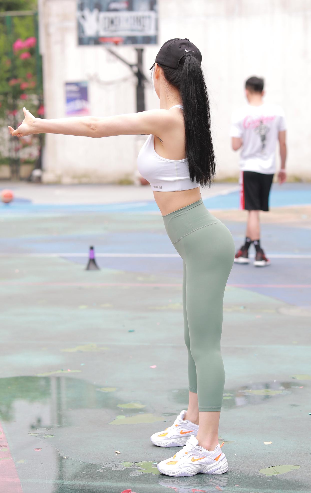 图片[1]套图库-美女套图库-街拍套图打扮很休闲的瑜伽裤女孩 J1600 415P3V-10.4GB套图库-美女套图库-街拍套图套图库