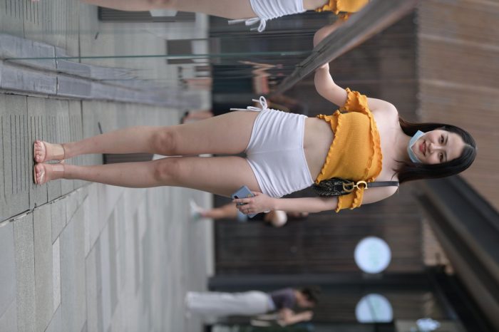 高腰白色短裤的漂亮女孩【767P】00065套图库-美女套图库-街拍套图套图库