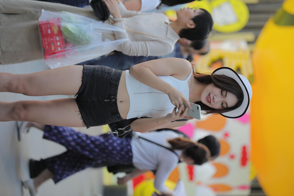 图片[2]套图库-美女套图库-街拍套图非常时尚阳光的牛仔热裤女孩【808P】00064套图库-美女套图库-街拍套图套图库