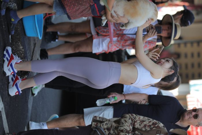 逛街的马尾辫瑜伽老师【556P】00016套图库-美女套图库-街拍套图套图库