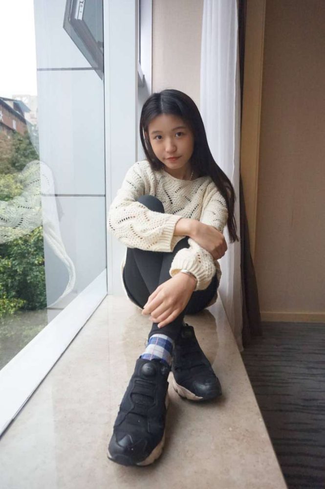 眼神很清澈的赤脚女孩【59P】20020套图库-美女套图库-街拍套图套图库