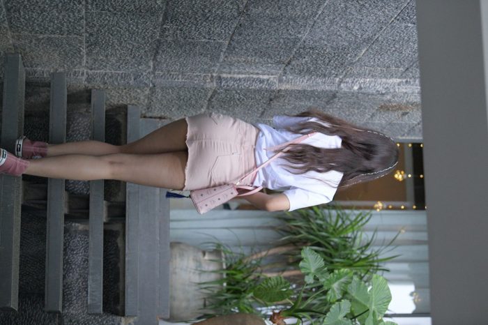 非常清纯甜美的短裙姑娘在逛街【458P】00052套图库-美女套图库-街拍套图套图库