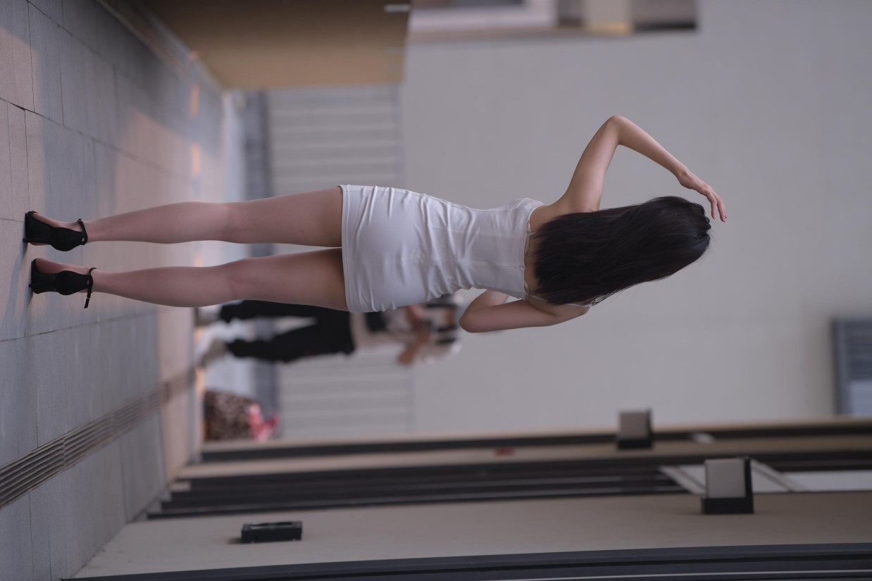 图片[4]套图库-美女套图库-街拍套图长发女孩紧身短裙特别显身材【245P】00040套图库-美女套图库-街拍套图套图库