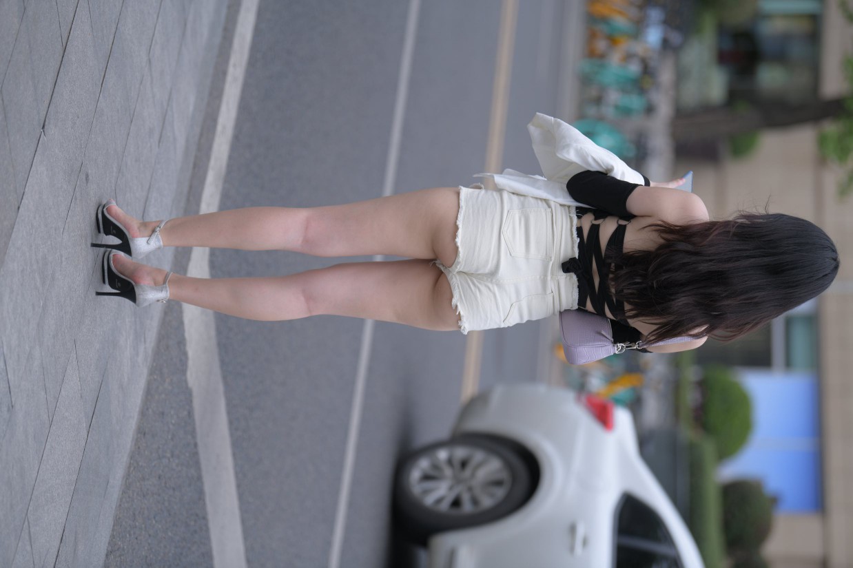 图片[2]套图库-美女套图库-街拍套图长发飘飘的白色热裤美丽女孩【49P】00029套图库-美女套图库-街拍套图套图库
