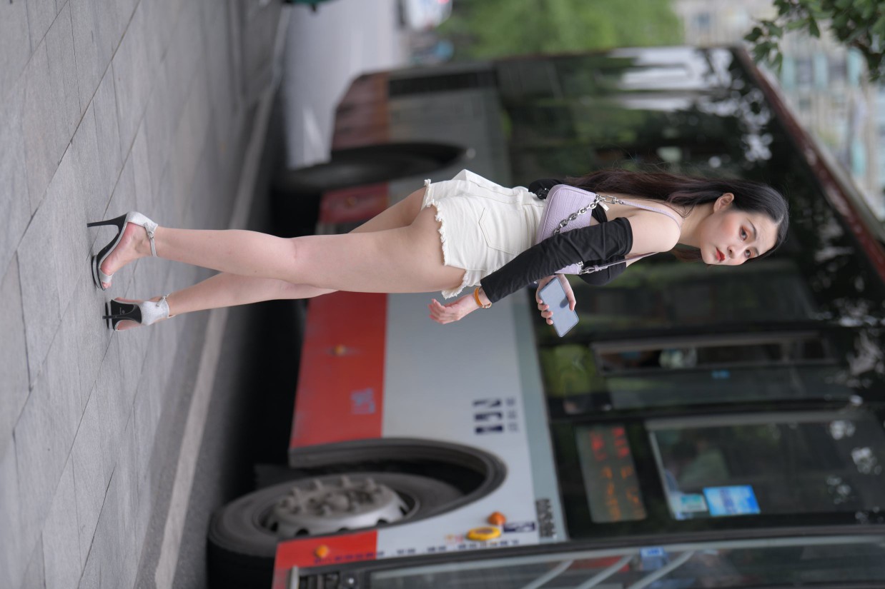 图片[3]套图库-美女套图库-街拍套图长发飘飘的白色热裤美丽女孩【49P】00029套图库-美女套图库-街拍套图套图库