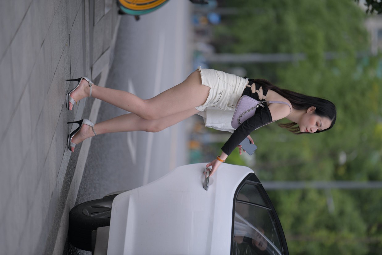图片[6]套图库-美女套图库-街拍套图长发飘飘的白色热裤美丽女孩【49P】00029套图库-美女套图库-街拍套图套图库