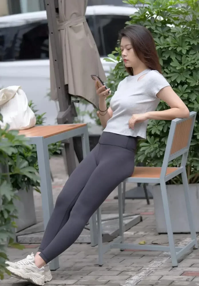 图片[4]套图库-美女套图库-街拍套图黑色瑜伽裤靓丽女孩J2200 905P1V-30.5GB套图库-美女套图库-街拍套图套图库