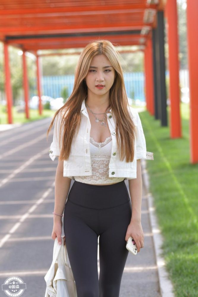 眼神里都是温柔的瑜伽裤女孩J2811 601P-13.3GB套图库-美女套图库-街拍套图套图库