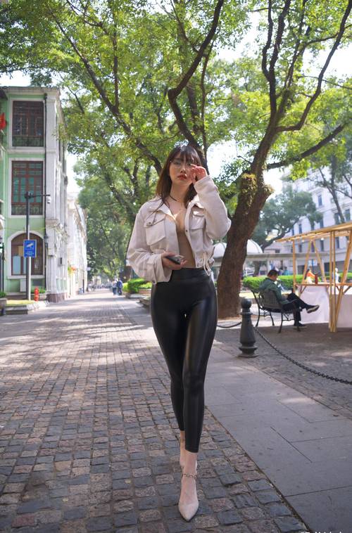 图片[2]套图库-美女套图库-街拍套图戴眼镜的皮裤女孩 J1473 1046P2V-35.5GB套图库-美女套图库-街拍套图套图库
