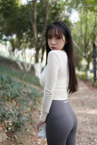 图片[9]套图库-美女套图库-街拍套图穿瑜伽裤爬山的长发少女套图库-美女套图库-街拍套图套图库