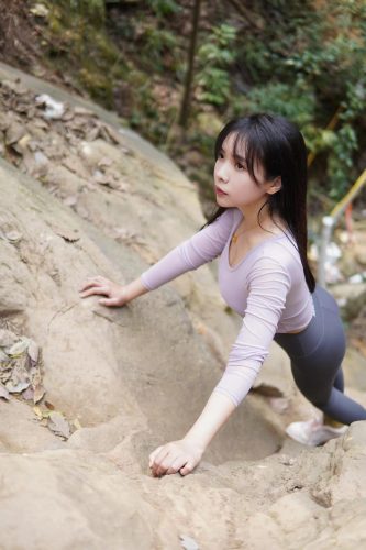 图片[8]套图库-美女套图库-街拍套图穿瑜伽裤爬山的长发少女套图库-美女套图库-街拍套图套图库