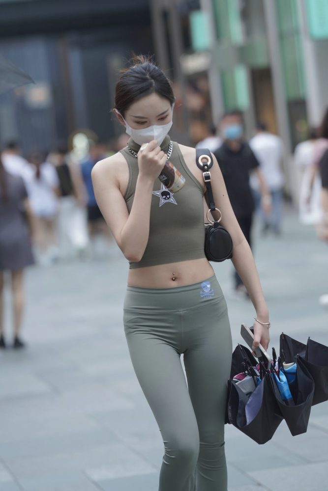 戴口罩的瑜伽裤小女人J3557 133P-1.43GB套图库-美女套图库-街拍套图套图库